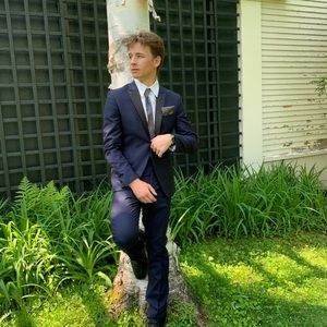 Meet your Posher, Evan